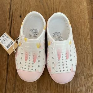 NWT Native Shoes Size 7